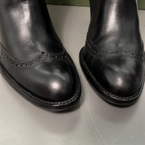 Eddie Bauer Women’s Leather Chunky Heel Boots - Picture 5 of 8